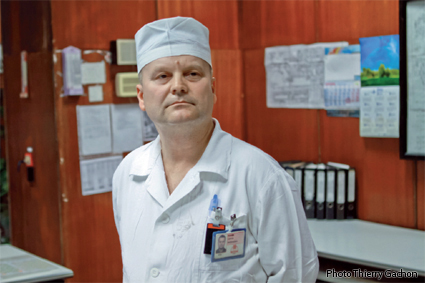 Photo de Serguei Utsochov, ingénieur responsable du réacteur n°1.